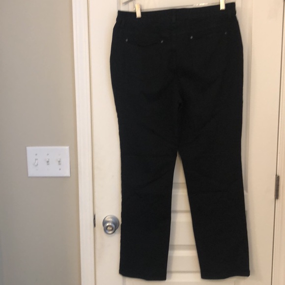 💗Súper cute & stretchy😊Fabulously Slimming by Chico’s Black Jeans😊NWOT Size 2 - Picture 3 of 3